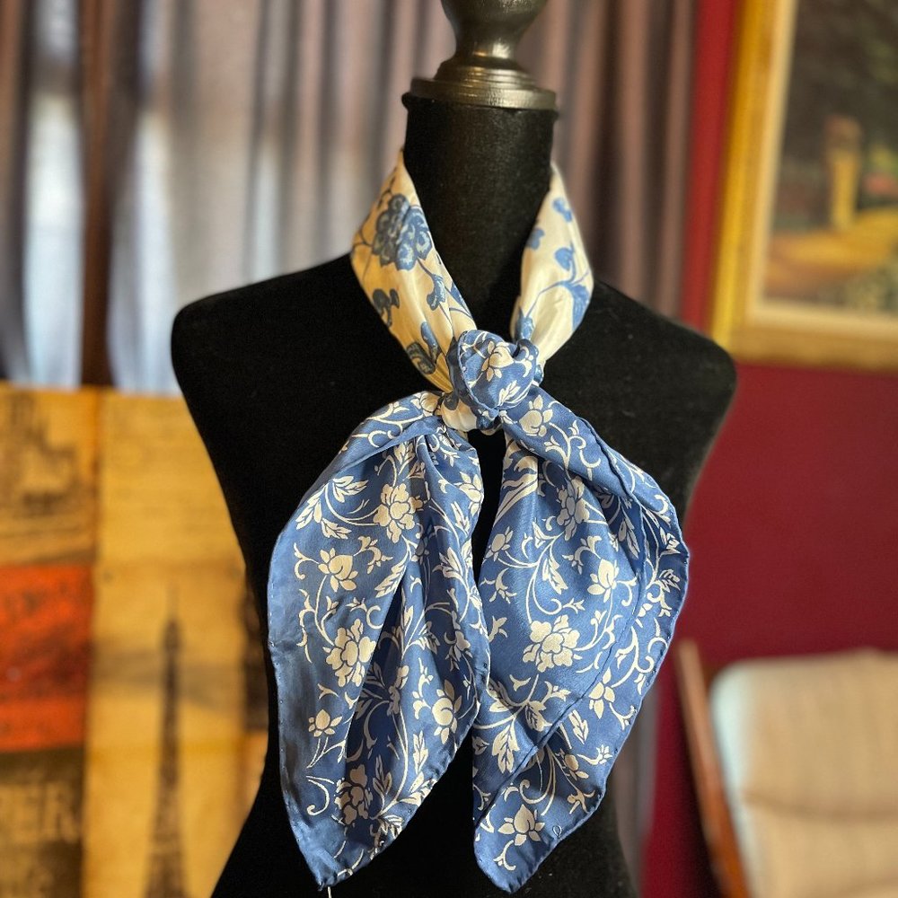 Vintage Designer 100% silk Scarf made by Lillian Vernon
